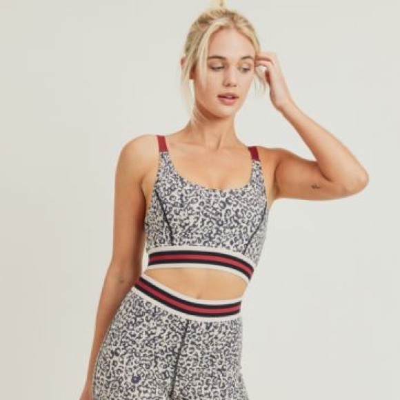 NWT ♥️ COMPLETE SET - Snow Leopard Bra & Leggings - Picture 5 of 12